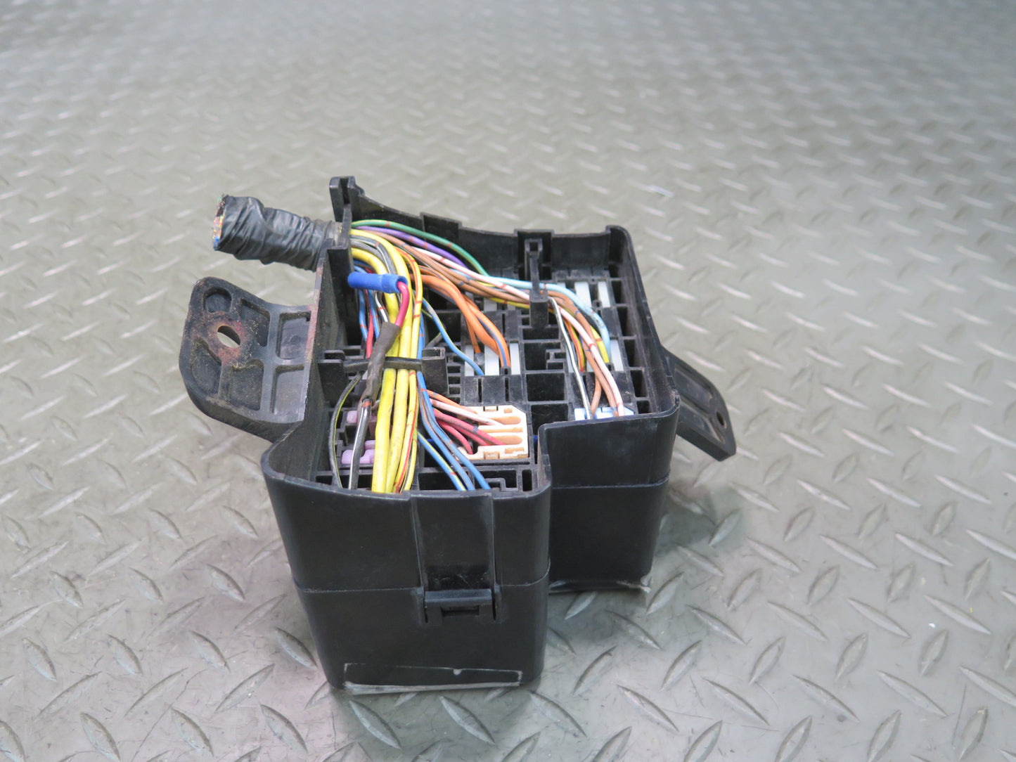 84-89 Nissan Z31 300ZX Engine Bay Small  Fuse Relay Box Module OEM