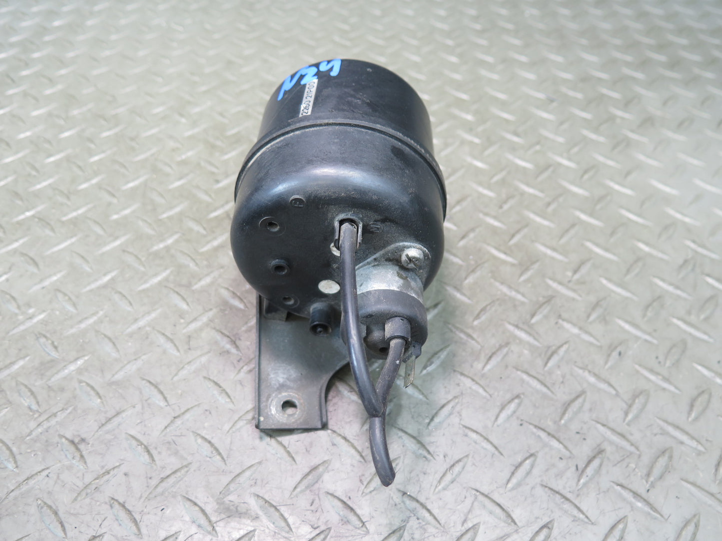 86-89 Nissan Z31 300ZX Vacuum Pump Pressure Tank Canister 92260-21P00 OEM