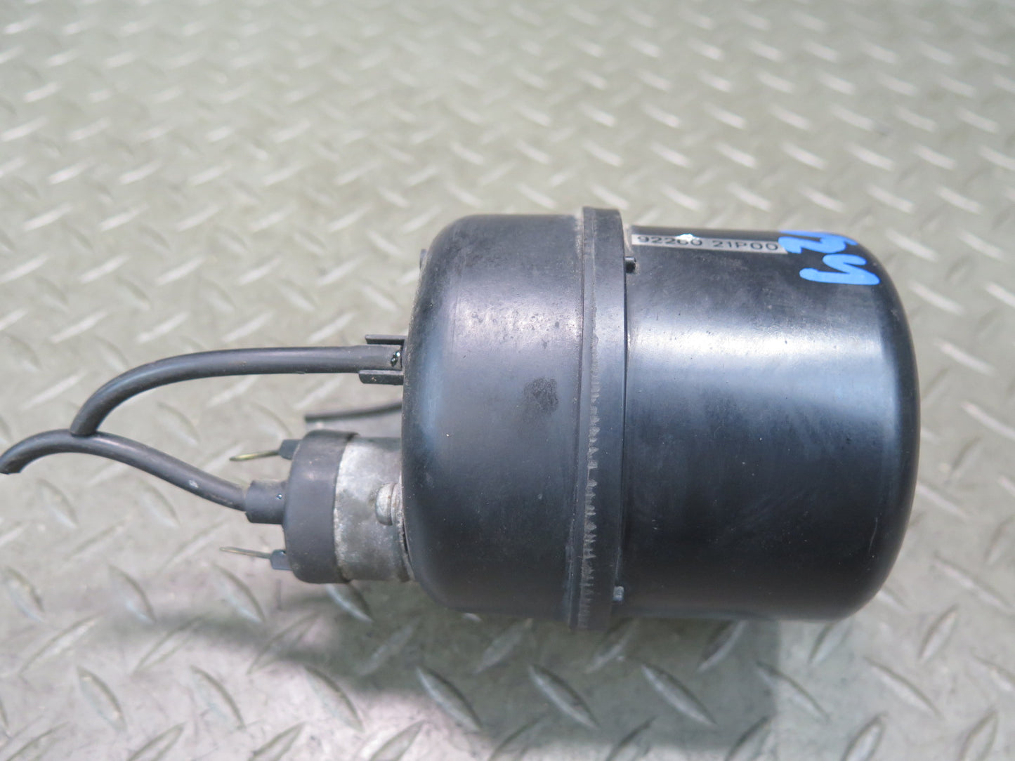 86-89 Nissan Z31 300ZX Vacuum Pump Pressure Tank Canister 92260-21P00 OEM