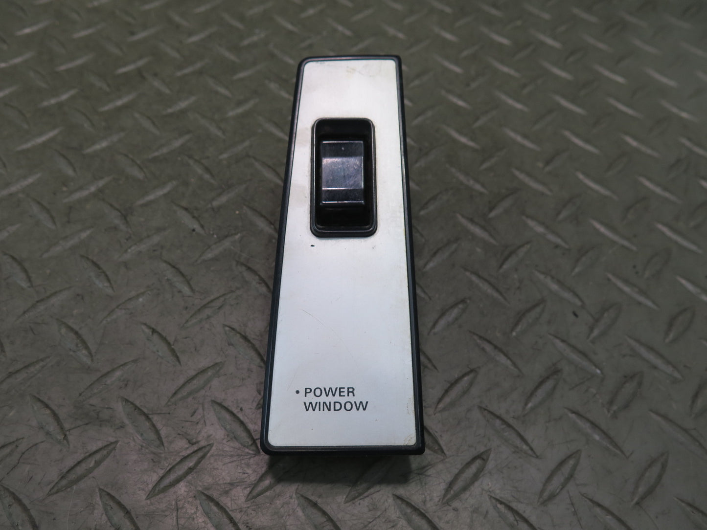 85-88 Nissan Z31 300ZX Right Door Power Window Switch 25411-19P00 OEM