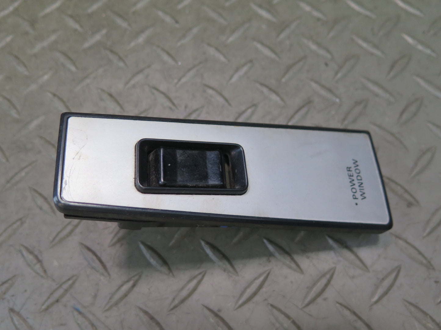 85-88 Nissan Z31 300ZX Right Door Power Window Switch 25411-19P00 OEM