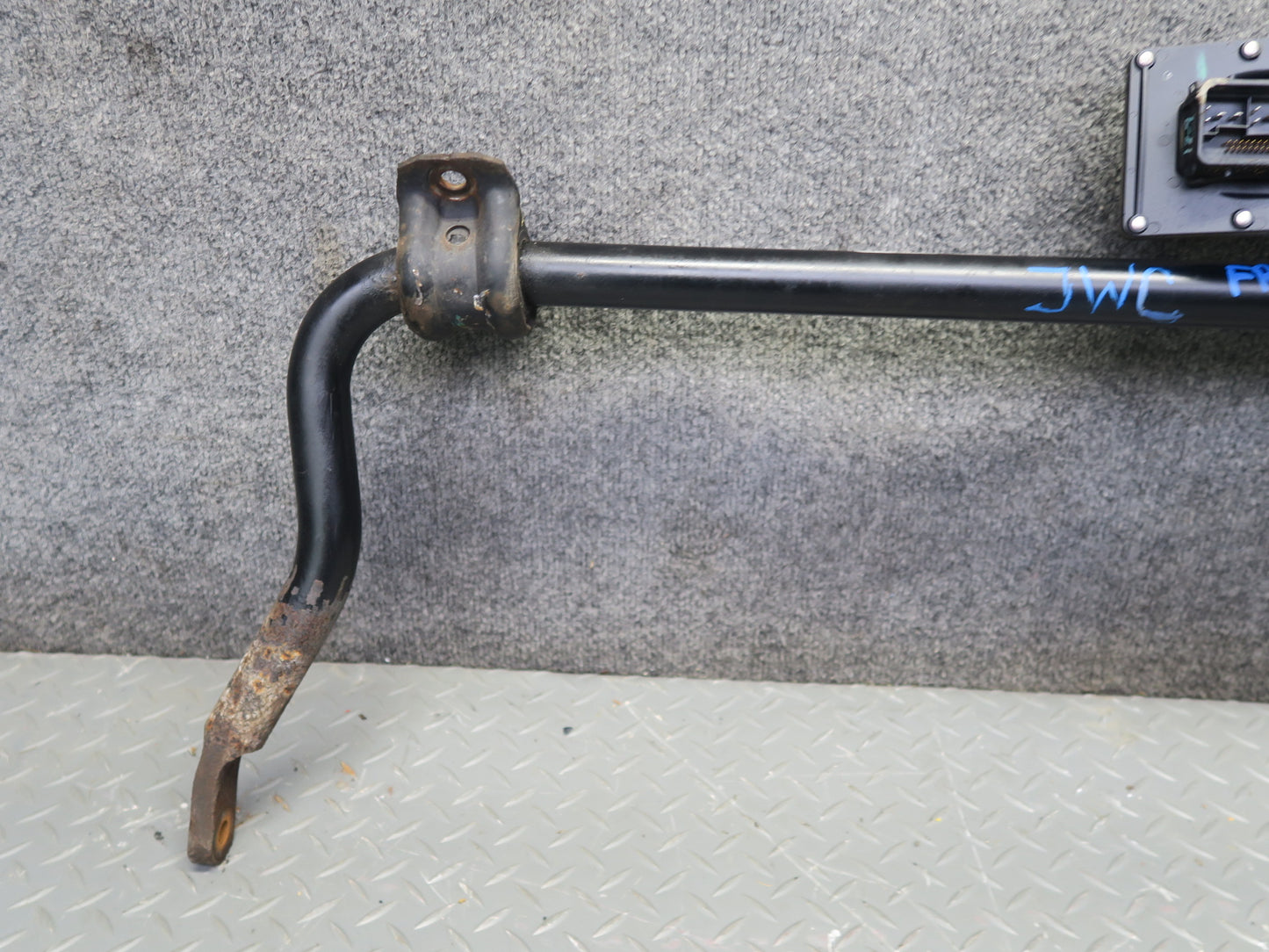 07-18 Jeep Wrangler JK 4x4 3.8L & 3.6L Front Active Stabilizer Sway Bar OEM