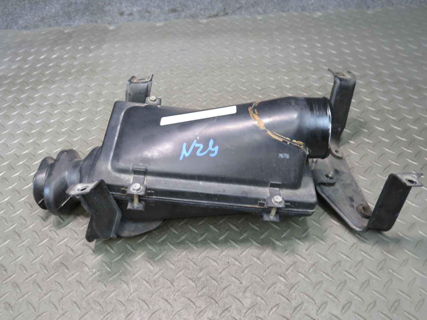 84-89 Nissan Z31 300ZX NA Air Intake Cleaner Filter Box w Bracket OEM