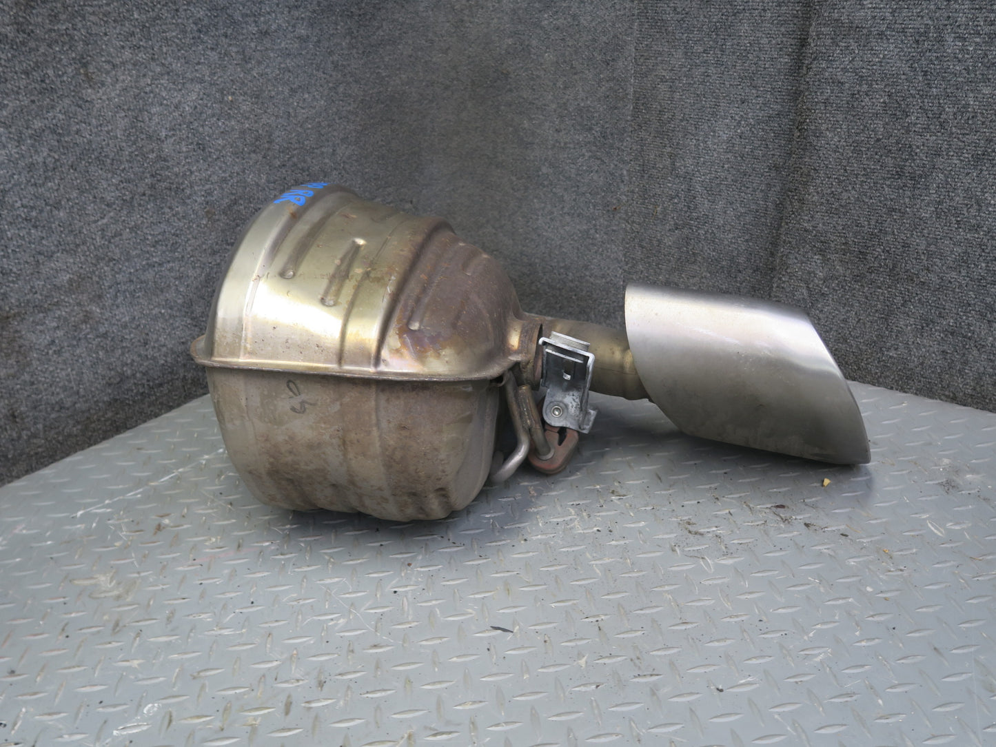 11-16 Porsche Panamera 970 3.6L Rear Right Left Side Exhaust Muffler W/ Tips Set