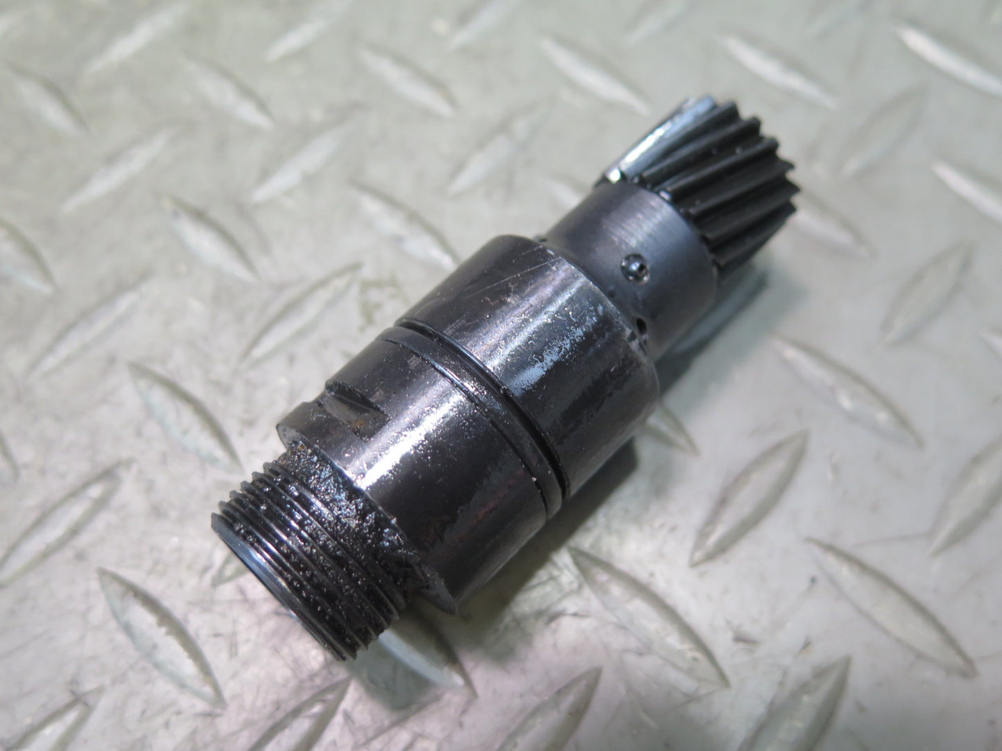 81-83 Datsun 280ZX S130 NA Speedometer Pinion Drive Gear 17 Teeth OEM