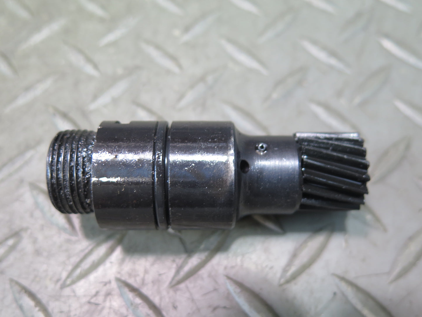 81-83 Datsun 280ZX S130 NA Speedometer Pinion Drive Gear 17 Teeth OEM