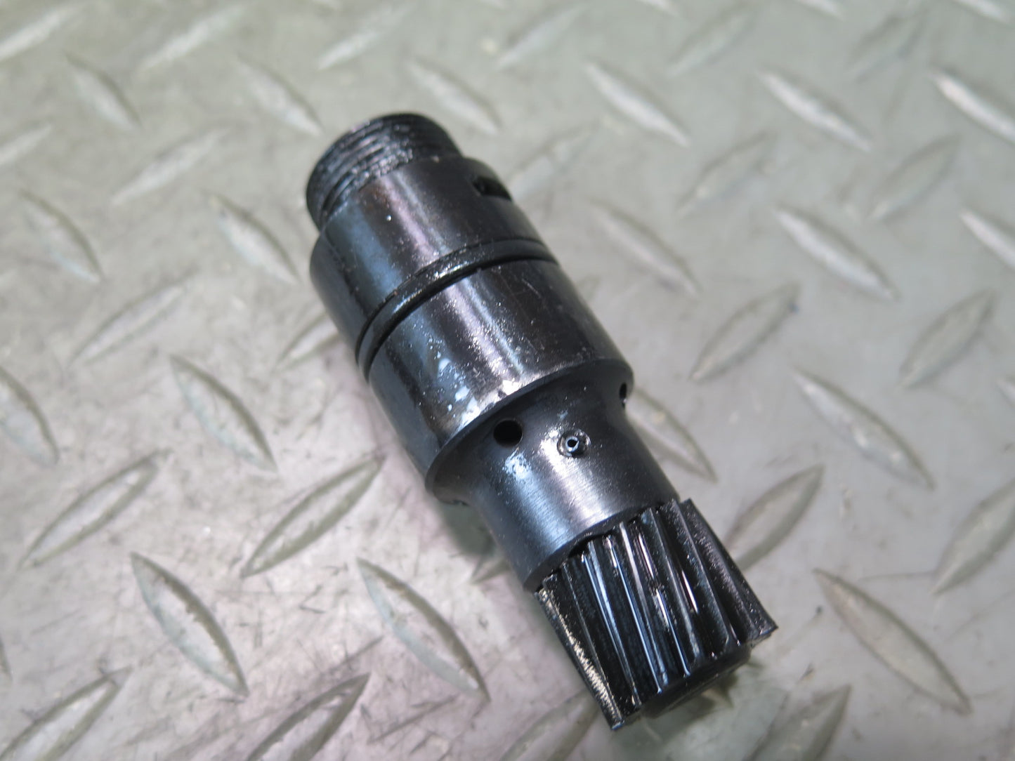 81-83 Datsun 280ZX S130 NA Speedometer Pinion Drive Gear 17 Teeth OEM