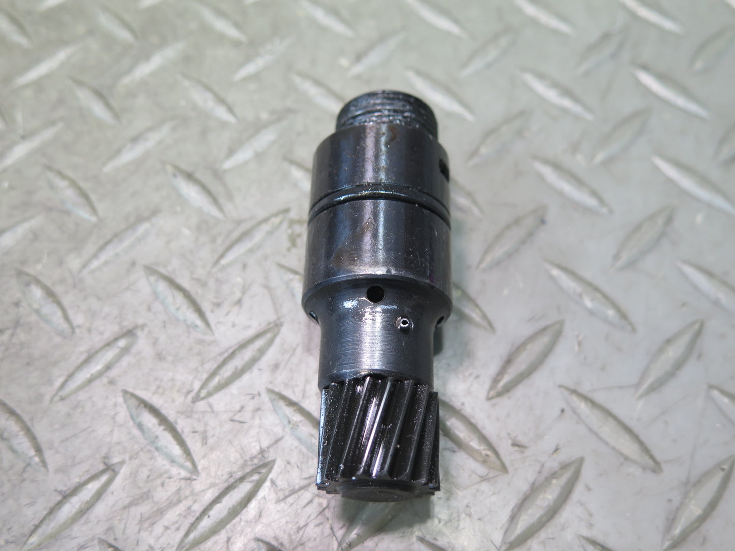 81-83 Datsun 280ZX S130 NA Speedometer Pinion Drive Gear 17 Teeth OEM