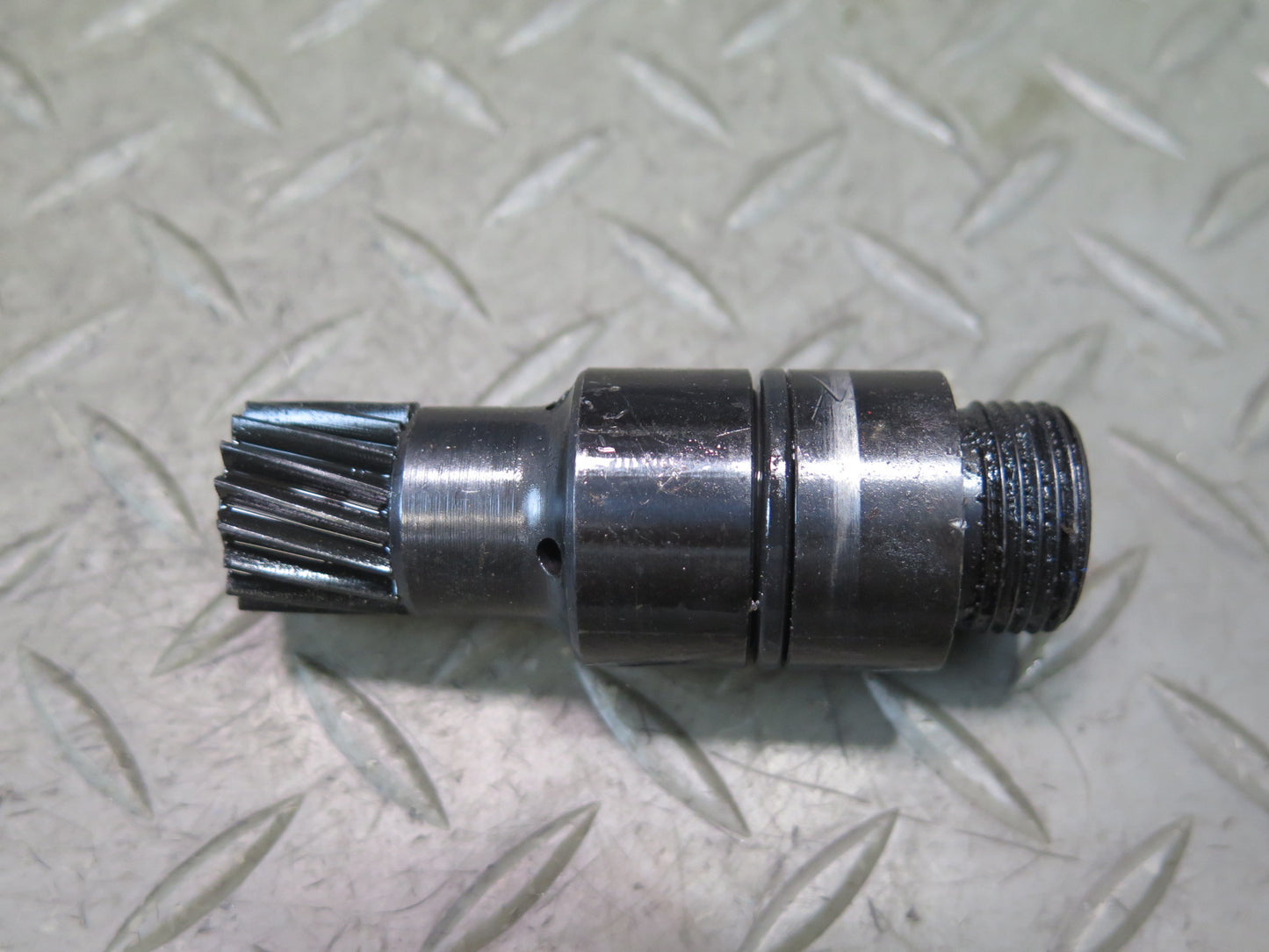81-83 Datsun 280ZX S130 NA Speedometer Pinion Drive Gear 17 Teeth OEM