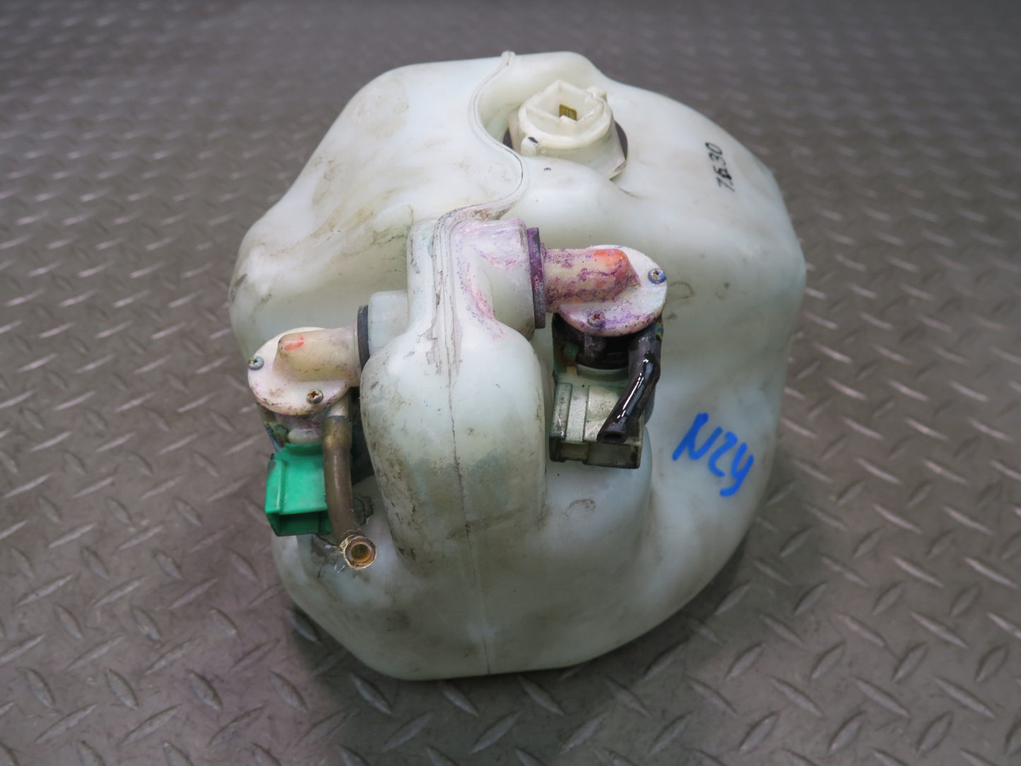 84-89 Nissan Z31 300ZX Windshield Washer Fluid Reservoir Tank w Pump OEM