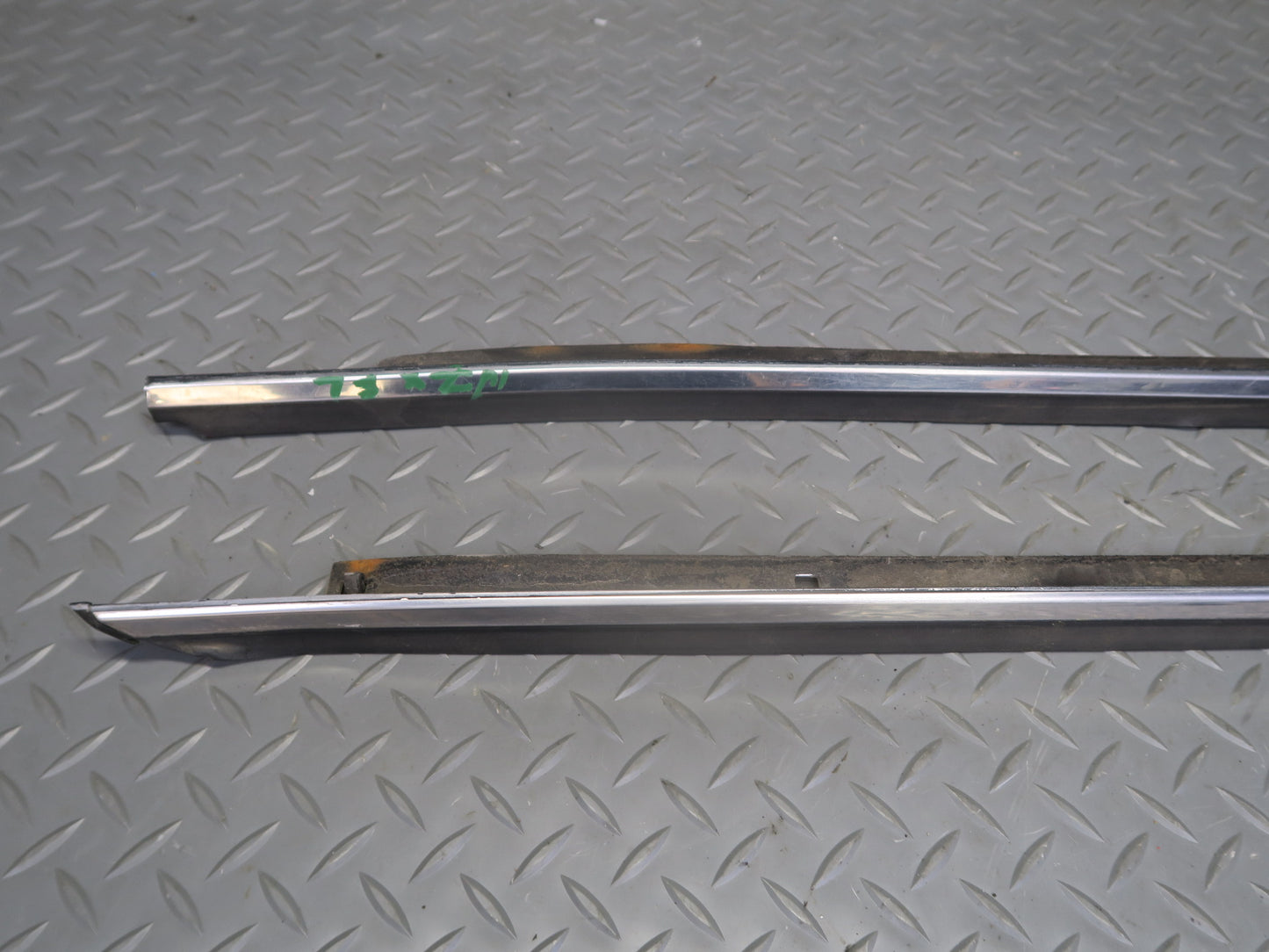 79-83 Datsun 280ZX 2+2 Left Right Door Window Weatherstrip Seal Molding Set OEM