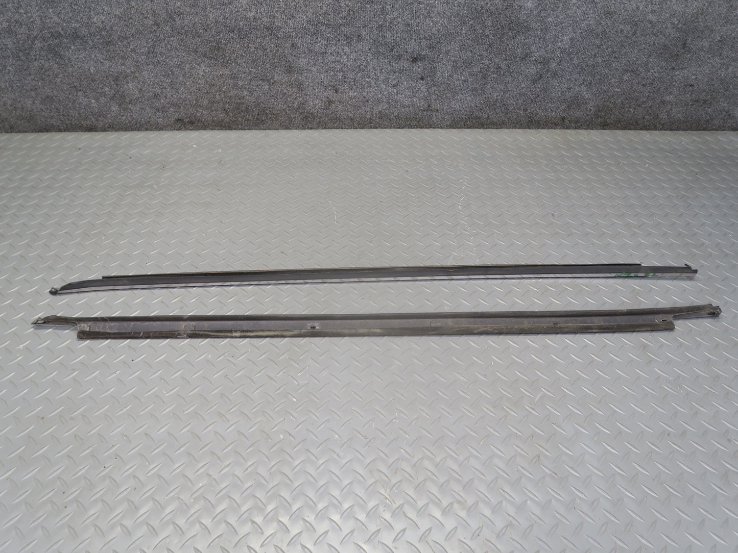 79-83 Datsun 280ZX 2+2 Left Right Door Window Weatherstrip Seal Molding Set OEM