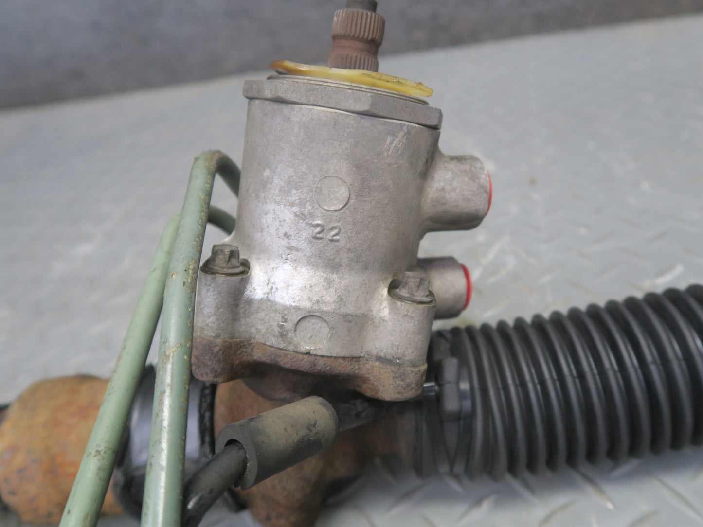 81-83 Datsun Nissan 280ZX S130 Power Steering Gear Rack w Pipe Line Assy OEM
