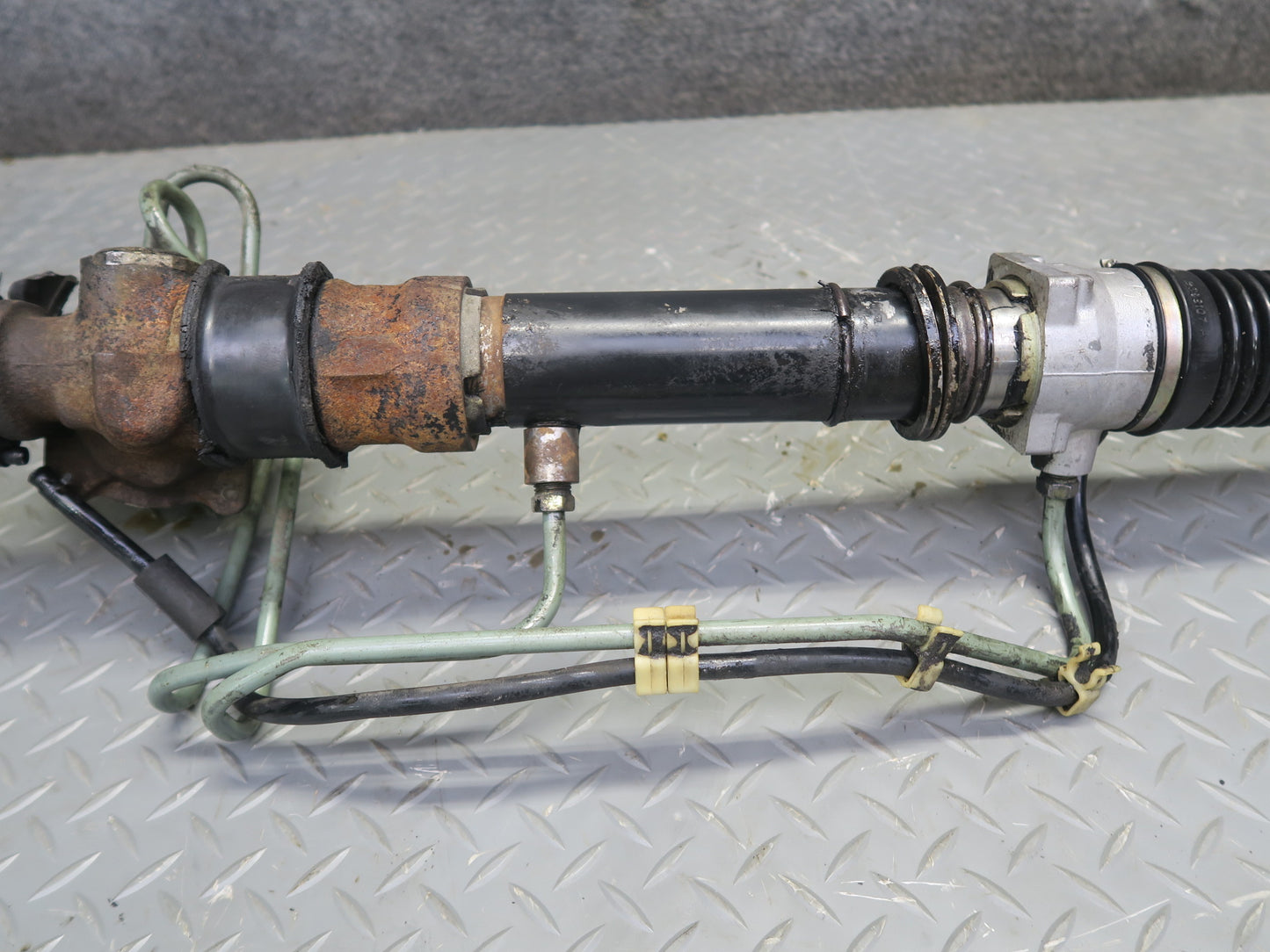 81-83 Datsun Nissan 280ZX S130 Power Steering Gear Rack w Pipe Line Assy OEM