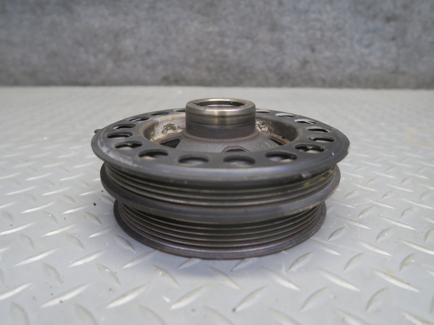 95-97 Nissan Gloria VQ30DET Crankshaft & Water Pump Pulley w Tensioner Set OEM