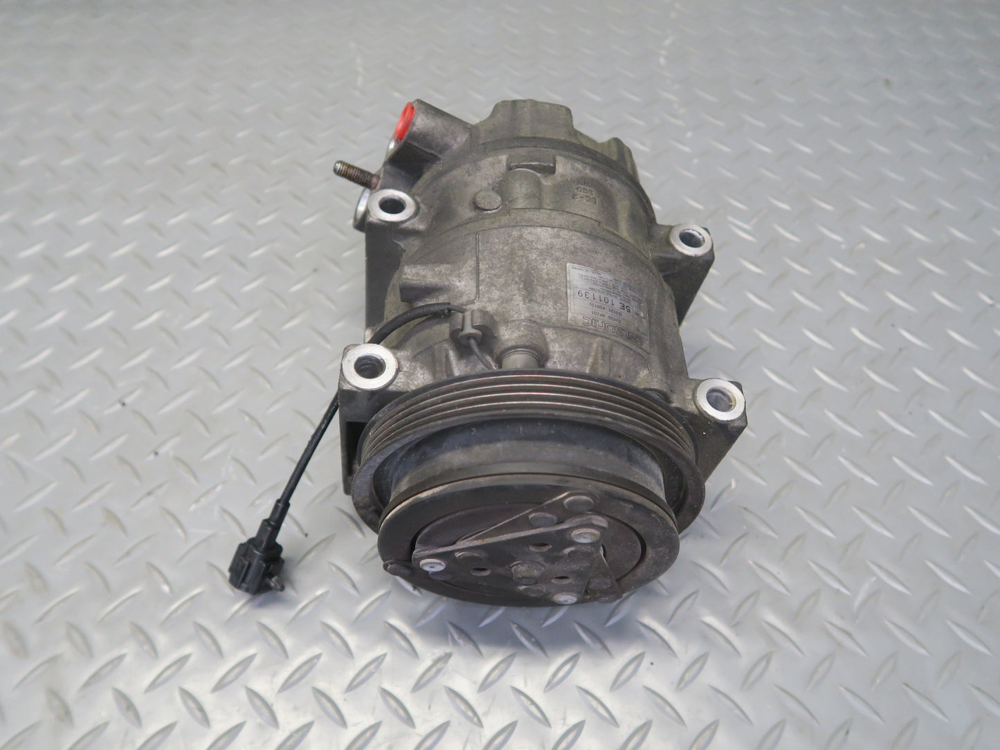 95-97 Nissan Gloria 3.0L A/C Air Conditioning Compressor OEM