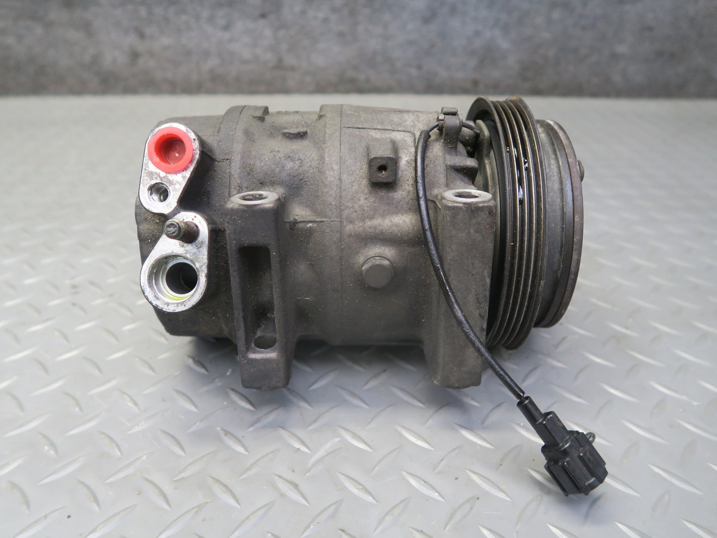 95-97 Nissan Gloria 3.0L A/C Air Conditioning Compressor OEM