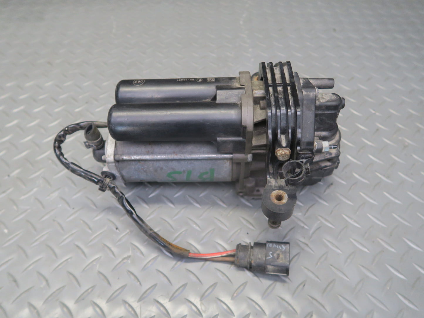 2016-2019 Tesla Model S 75D Air Suspension Compressor Pump