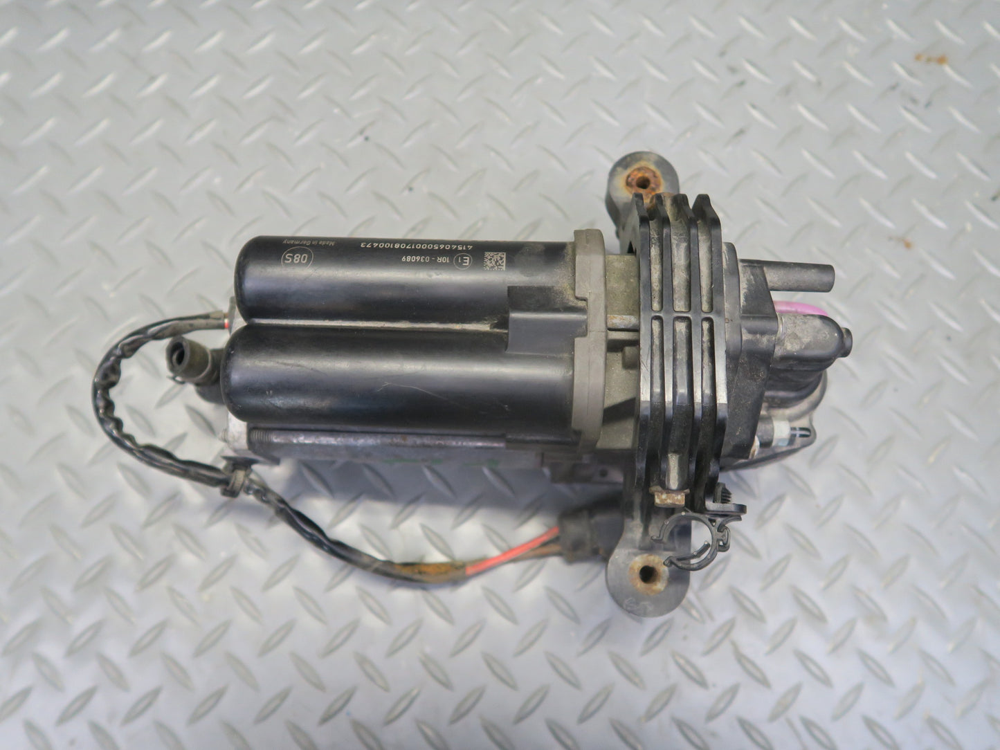 2016-2019 Tesla Model S 75D Air Suspension Compressor Pump