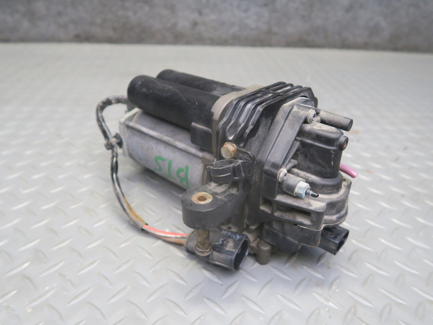 2016-2019 Tesla Model S 75D Air Suspension Compressor Pump