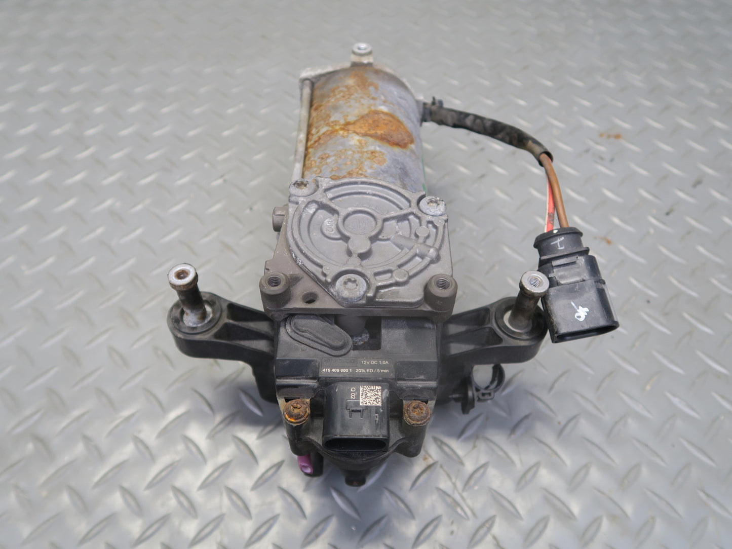 2016-2019 Tesla Model S 75D Air Suspension Compressor Pump