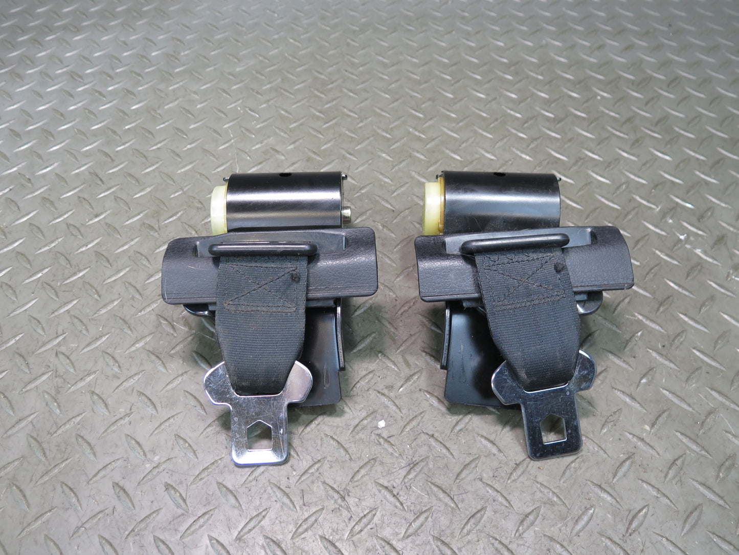 84-89 NISSAN 300ZX Z31 REAR LEFT & RIGHT SIDE SEATBELT RETRACTOR SET OEM