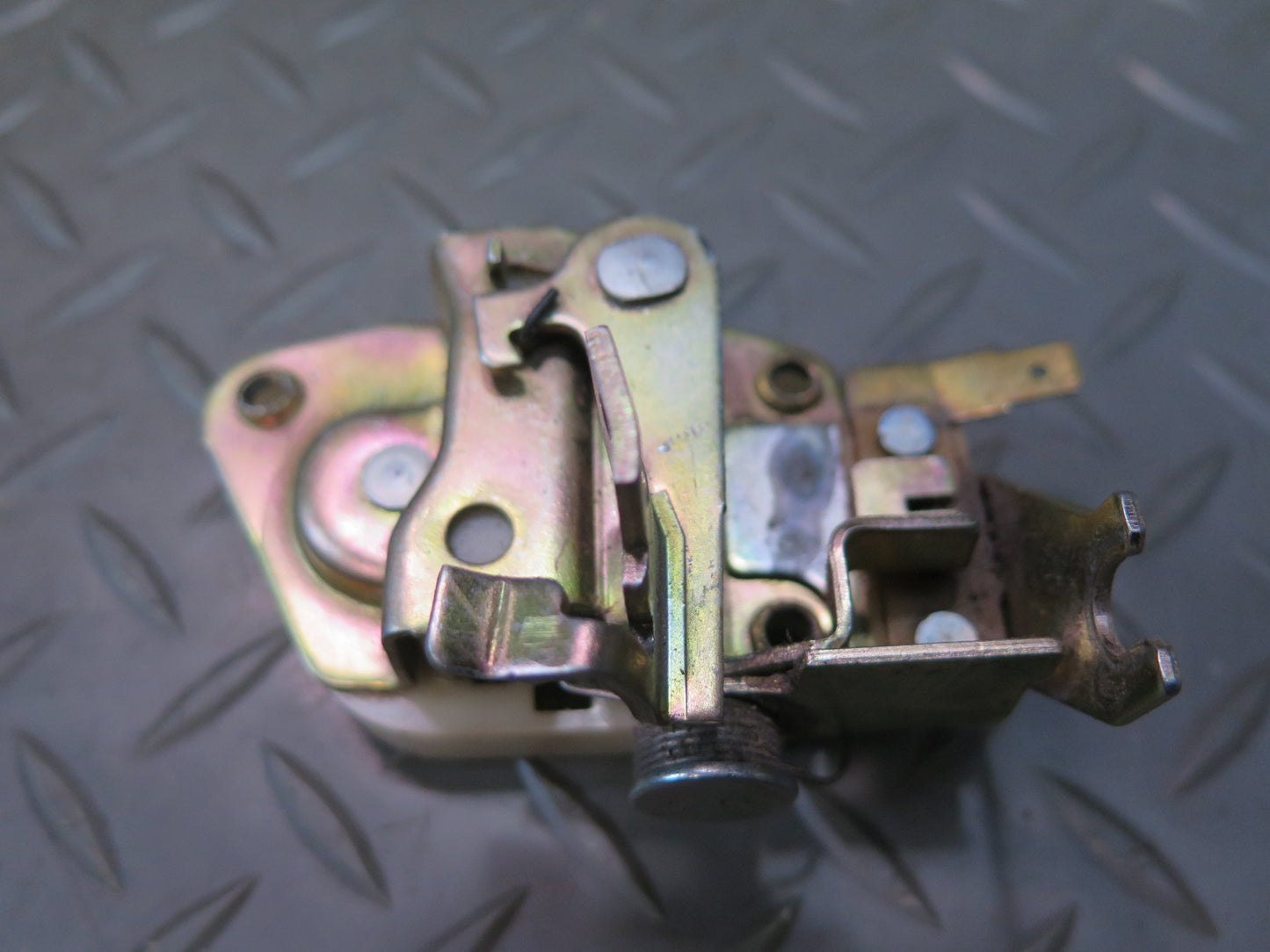 84-89 Nissan Z31 300ZX 2+2 Rear Trunk Lock Latch Actuator OEM