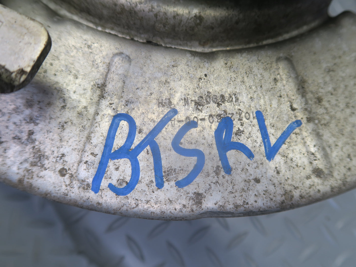 2016-2019 Tesla Model S 75D AWD Rear Left Driver Side Spindle Knuckle Wheel Hub