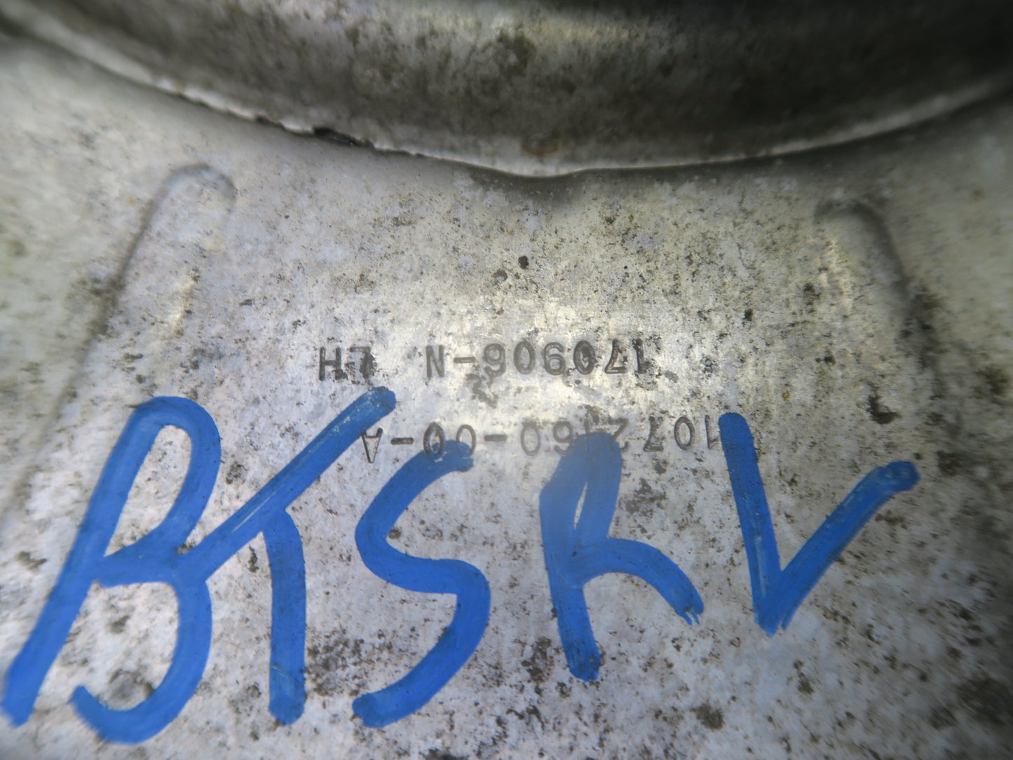 2016-2019 Tesla Model S 75D AWD Rear Left Driver Side Spindle Knuckle Wheel Hub