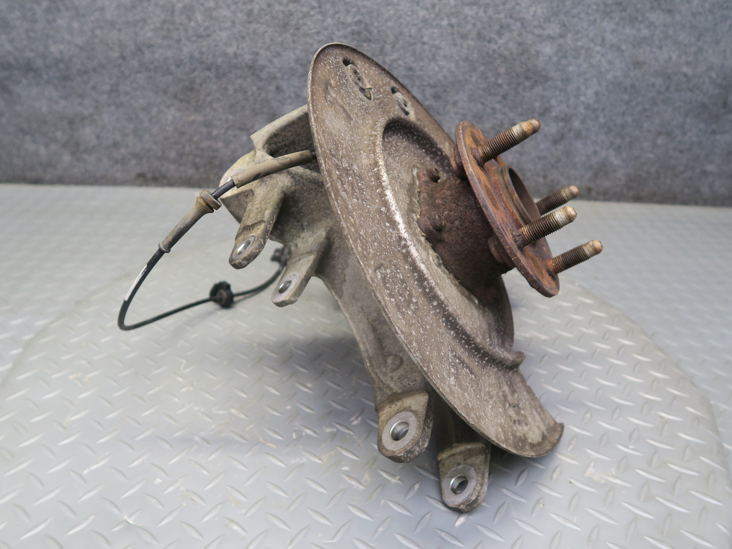 2016-2019 Tesla Model S 75D AWD Rear Left Driver Side Spindle Knuckle Wheel Hub