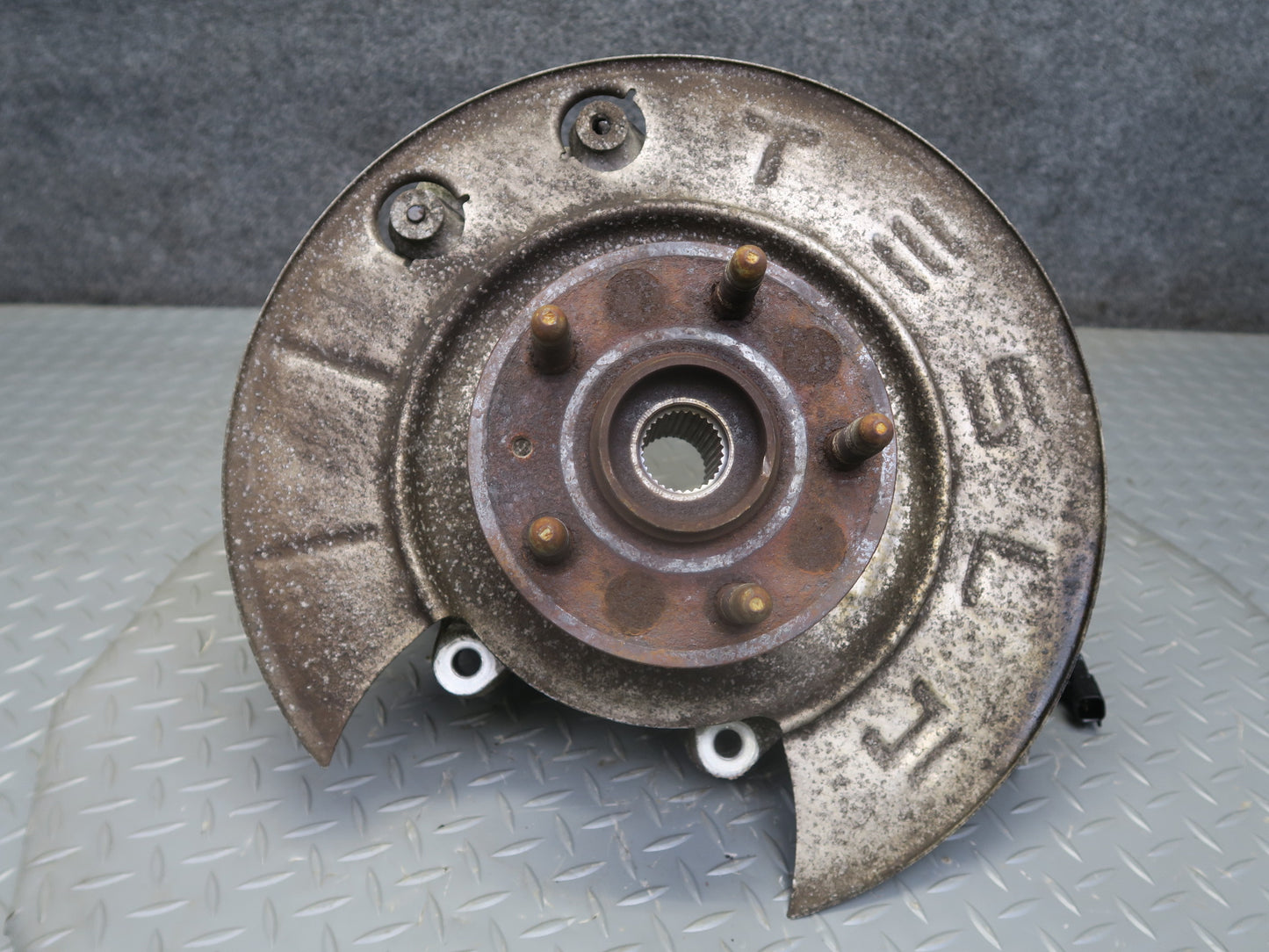 2016-2019 Tesla Model S 75D AWD Rear Right Pass Side Spindle Knuckle Wheel Hub