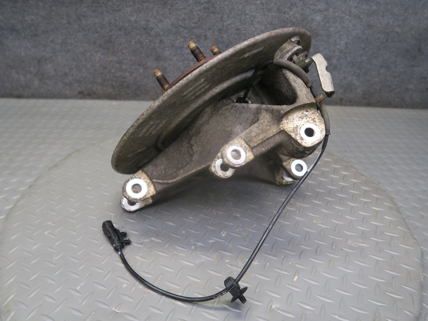 2016-2019 Tesla Model S 75D AWD Rear Right Pass Side Spindle Knuckle Wheel Hub