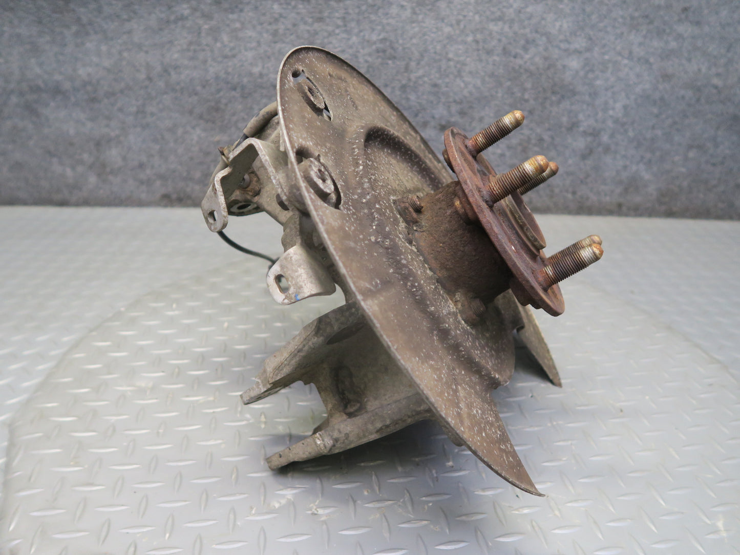 2016-2019 Tesla Model S 75D AWD Rear Right Pass Side Spindle Knuckle Wheel Hub