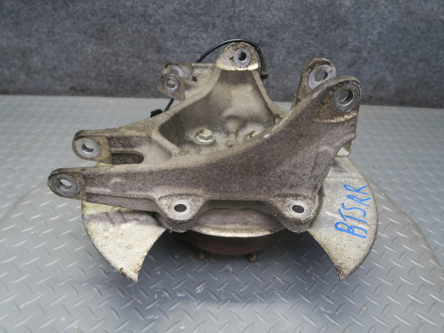 2016-2019 Tesla Model S 75D AWD Rear Right Pass Side Spindle Knuckle Wheel Hub