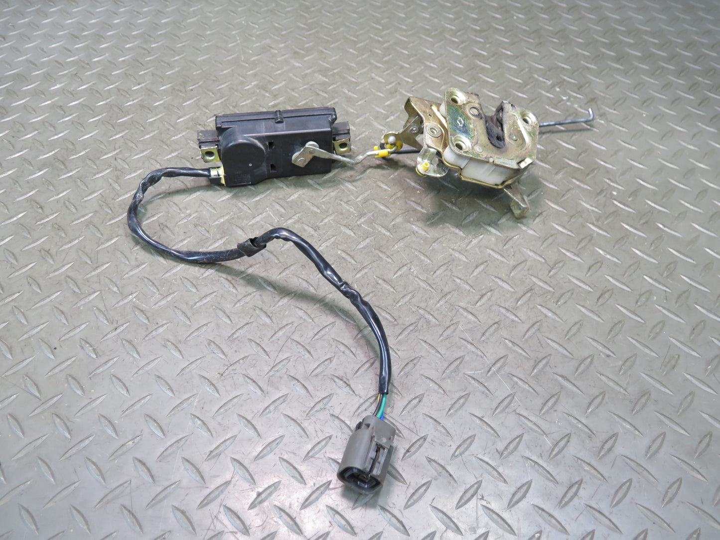 84-89 Nissan Z31 300ZX 2+2 Right Passenger Door Lock Latch Actuator OEM