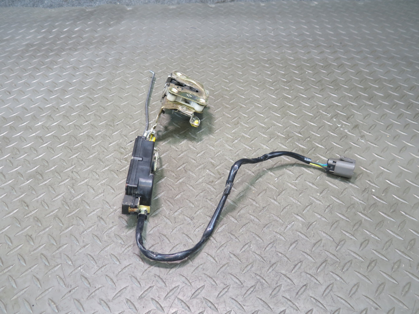 84-89 Nissan Z31 300ZX 2+2 Right Passenger Door Lock Latch Actuator OEM