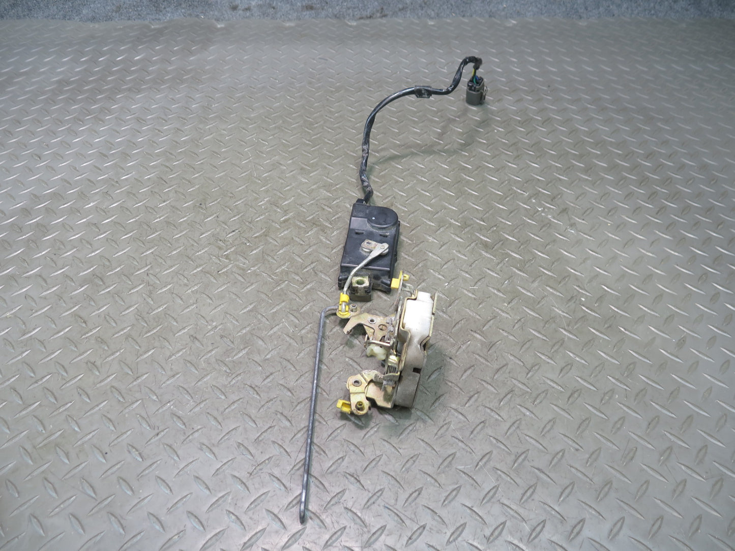 84-89 Nissan Z31 300ZX 2+2 Right Passenger Door Lock Latch Actuator OEM