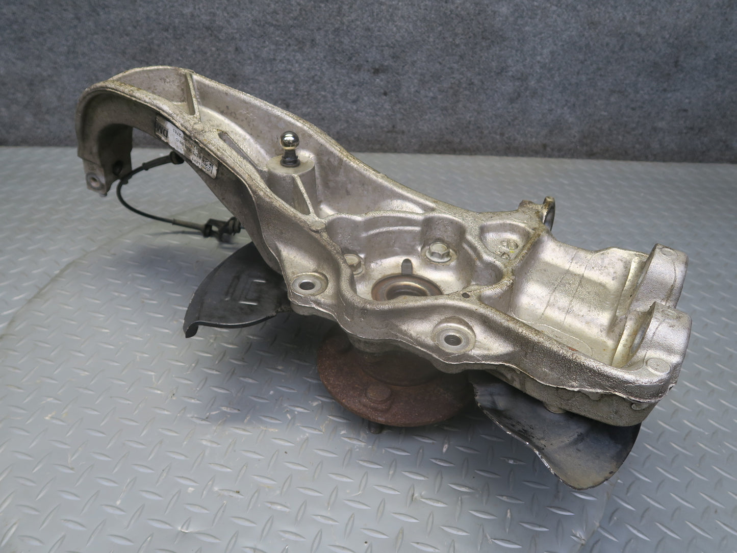 2016-2019 Tesla Model S 75D AWD Front Left Driver Side Spindle Knuckle Wheel Hub