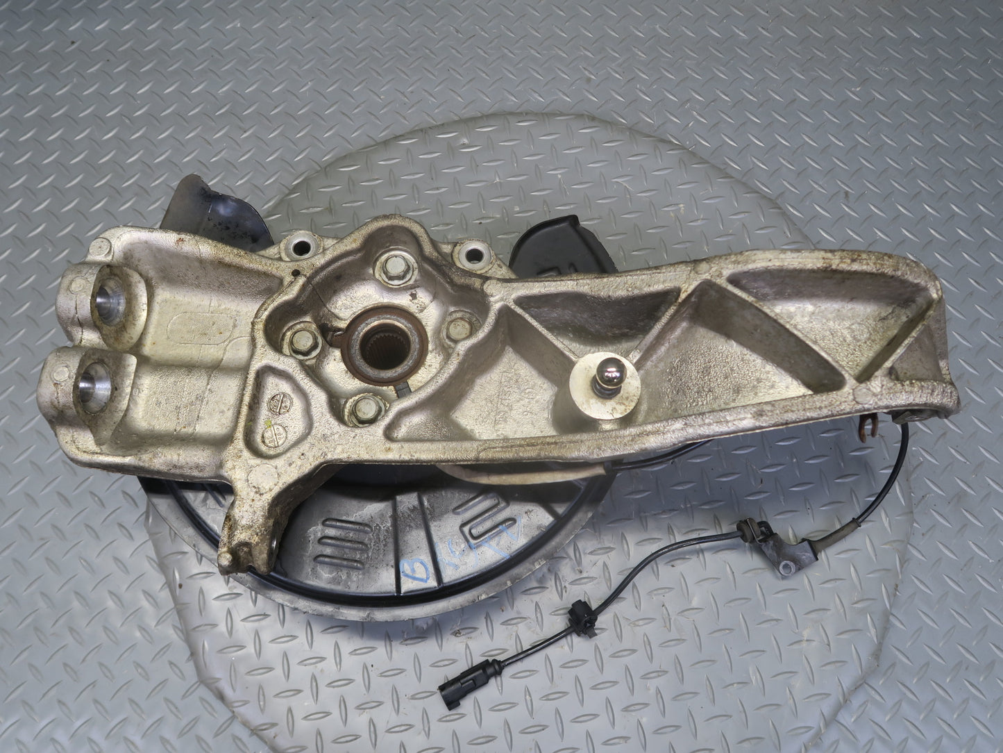 2016-2019 Tesla Model S 75D AWD Front Left Driver Side Spindle Knuckle Wheel Hub