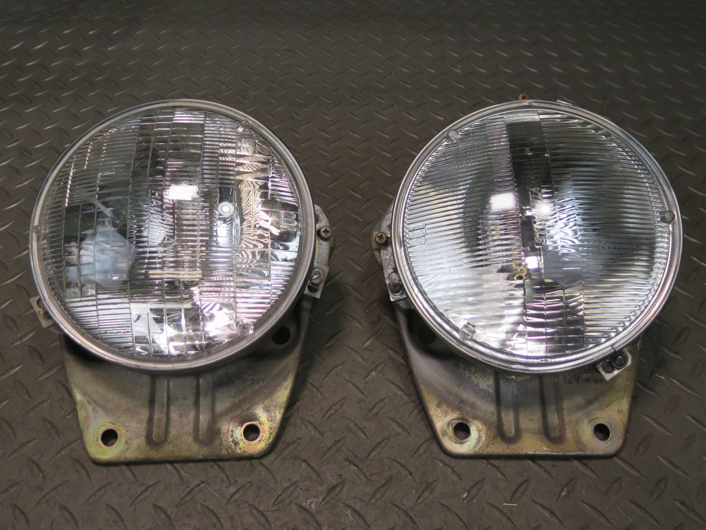 80-83 Datsun Nissan 280ZX S130 Set of 2 Front Left & Right Headlight Lamp OEM