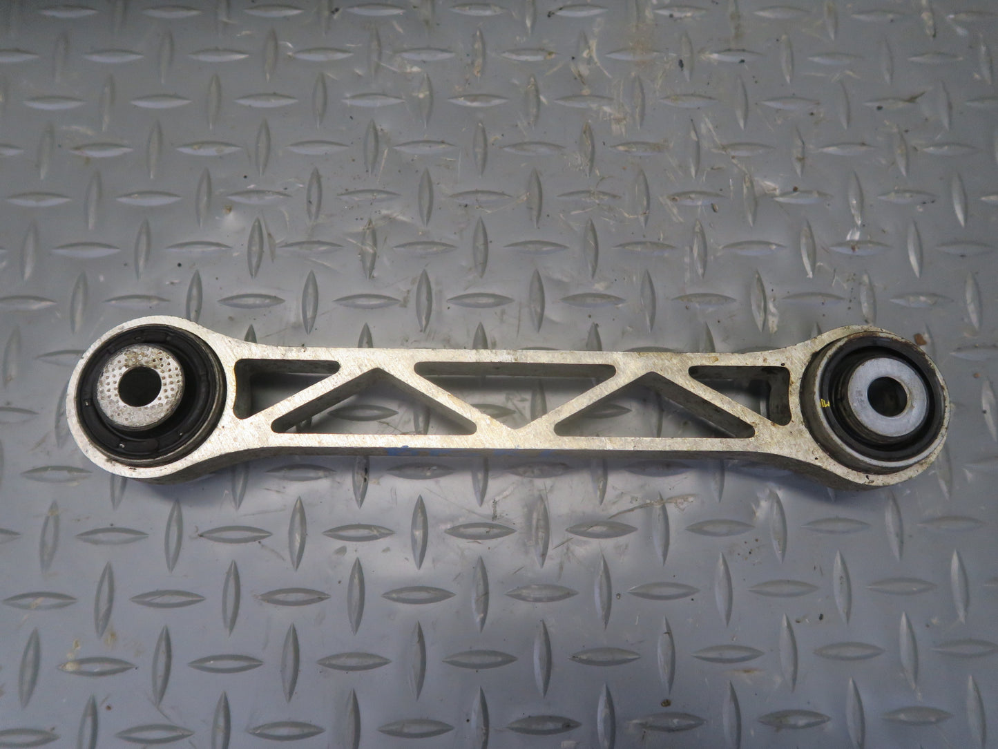 2016-2019 Tesla Model S 75D AWD Rear Left Side Upper & Lower Control Arm Set