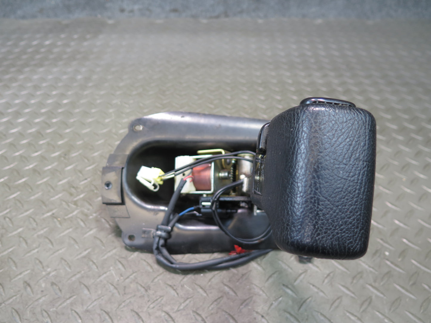 87-89 Nissan Z31 300ZX A/T Automatic Transmission Shifter Gear Selector OEM