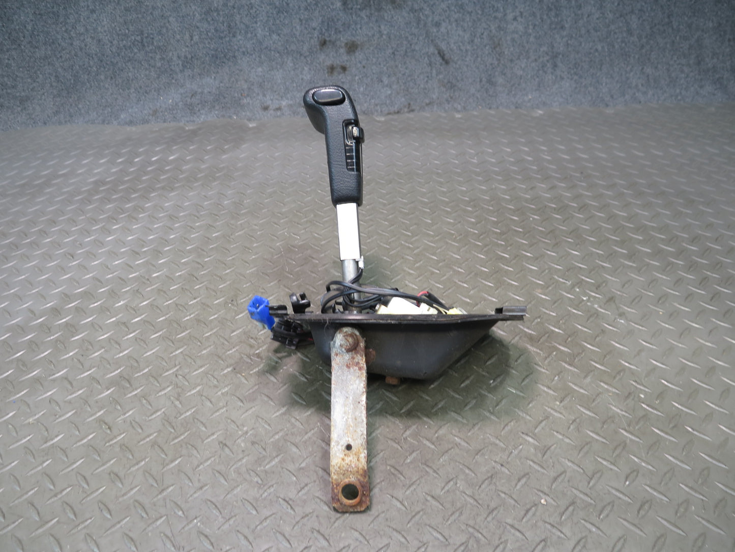 87-89 Nissan Z31 300ZX A/T Automatic Transmission Shifter Gear Selector OEM
