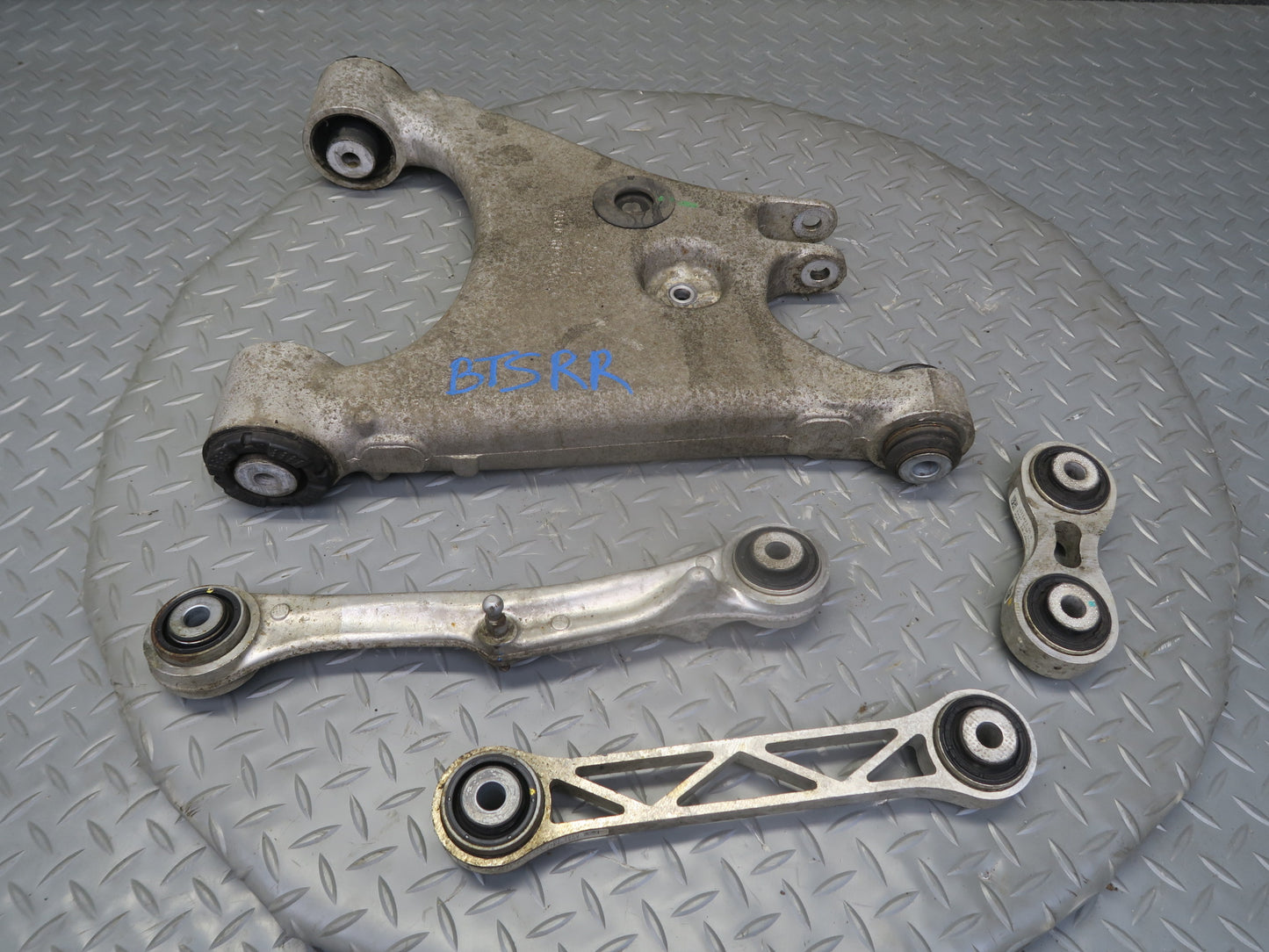2016-2019 Tesla Model S 75D AWD Rear Right Side Upper & Lower Control Arm Set