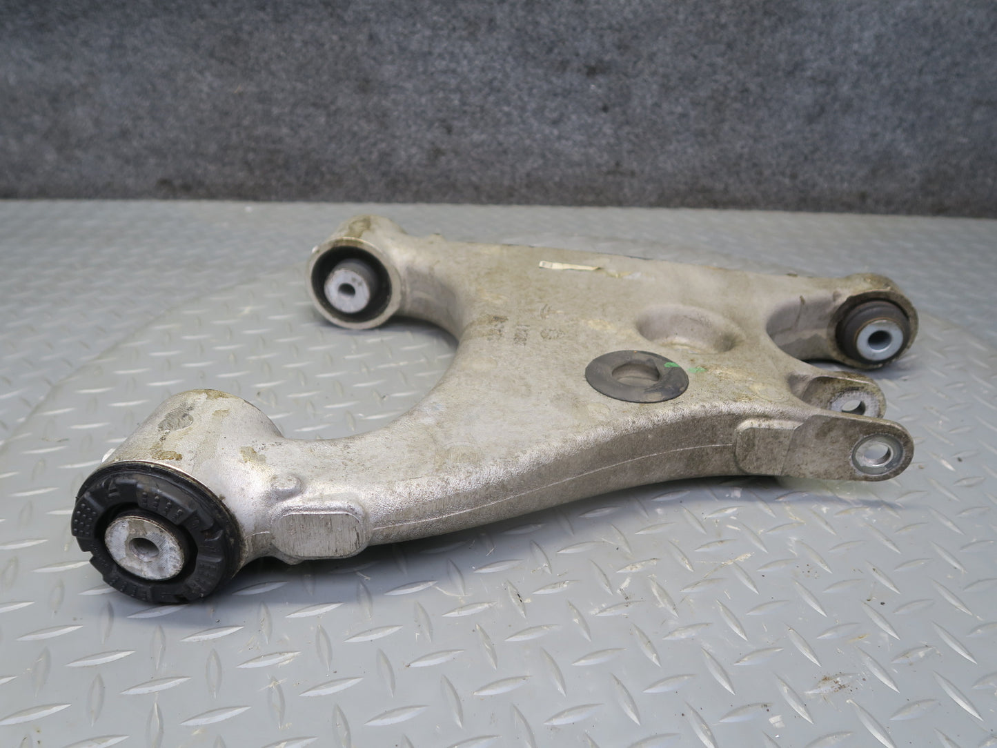 2016-2019 Tesla Model S 75D AWD Rear Right Side Upper & Lower Control Arm Set