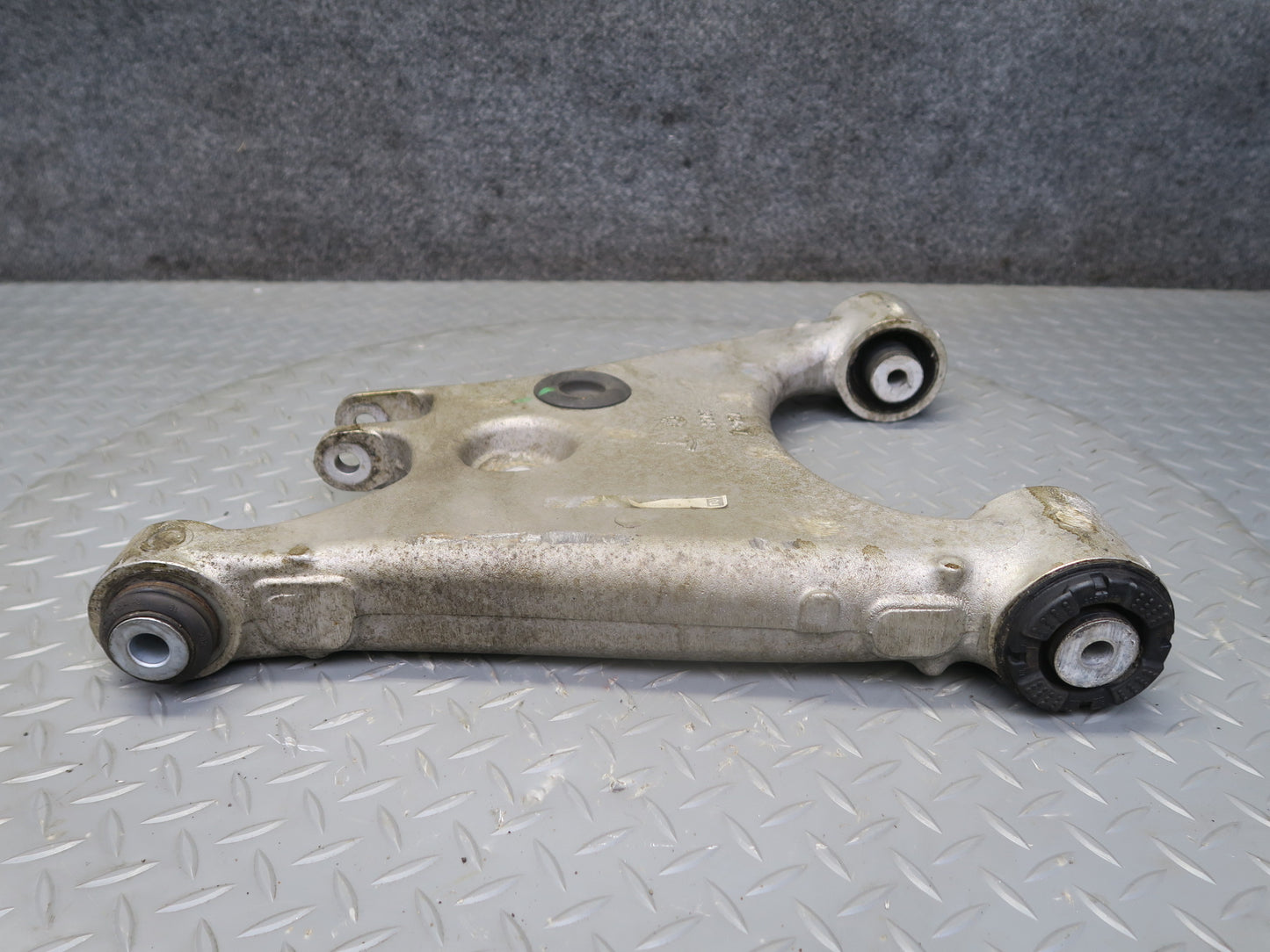 2016-2019 Tesla Model S 75D AWD Rear Right Side Upper & Lower Control Arm Set