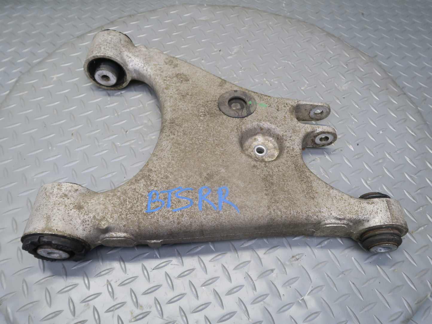 2016-2019 Tesla Model S 75D AWD Rear Right Side Upper & Lower Control Arm Set