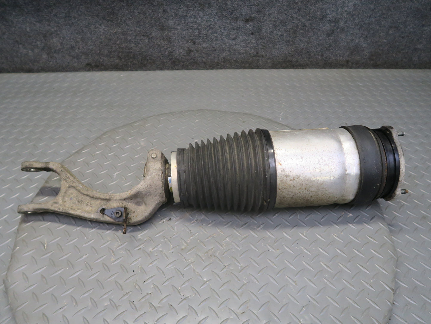 2016-2019 Tesla Model S 75D Front Right Pass Side Air Suspension Shock Strut