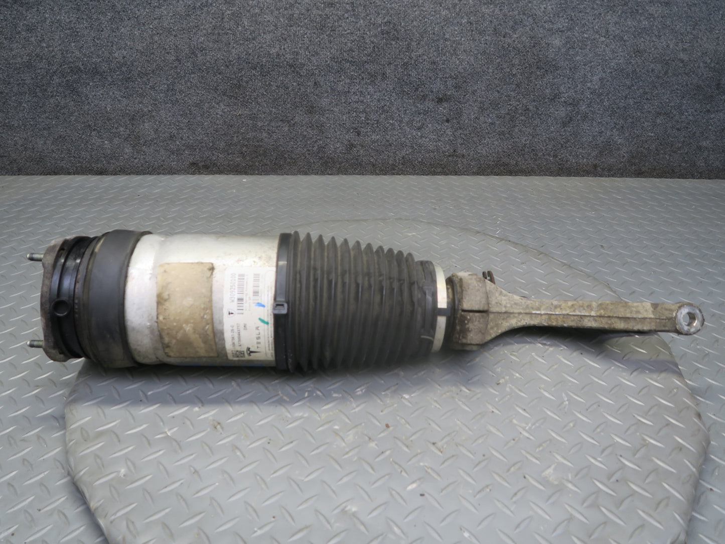 2016-2019 Tesla Model S 75D Front Right Pass Side Air Suspension Shock Strut