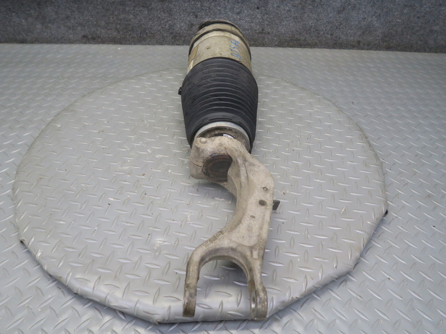 2016-2019 Tesla Model S 75D Front Left Driver Side Air Suspension Shock Strut